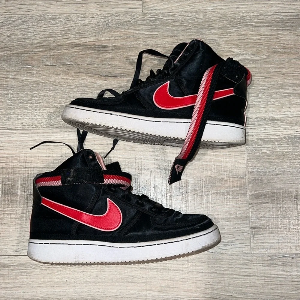 Nike Sneakers Girls 6Y Black Red Vandal High Supreme Mid‎ Top Heart